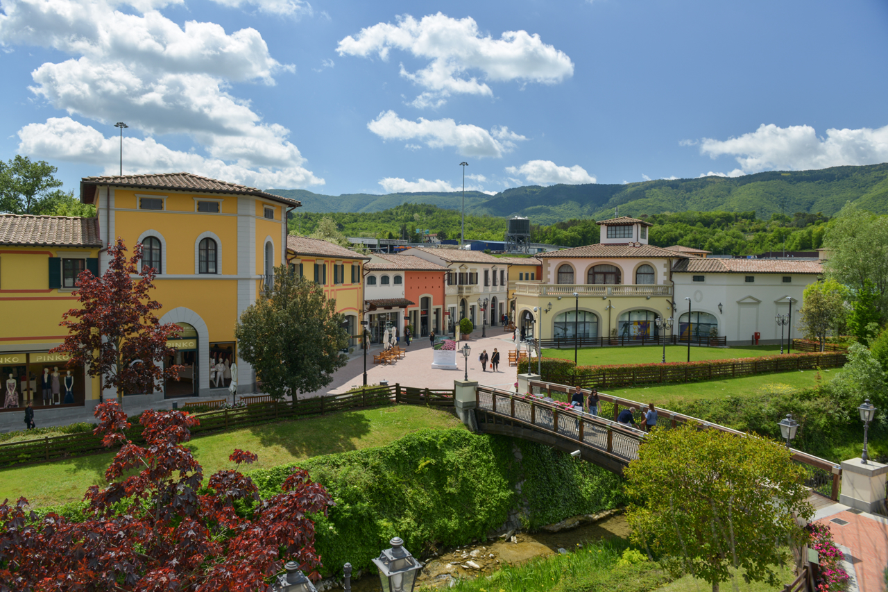 Barberino Outlet Mediavalle Viaggi Lucca