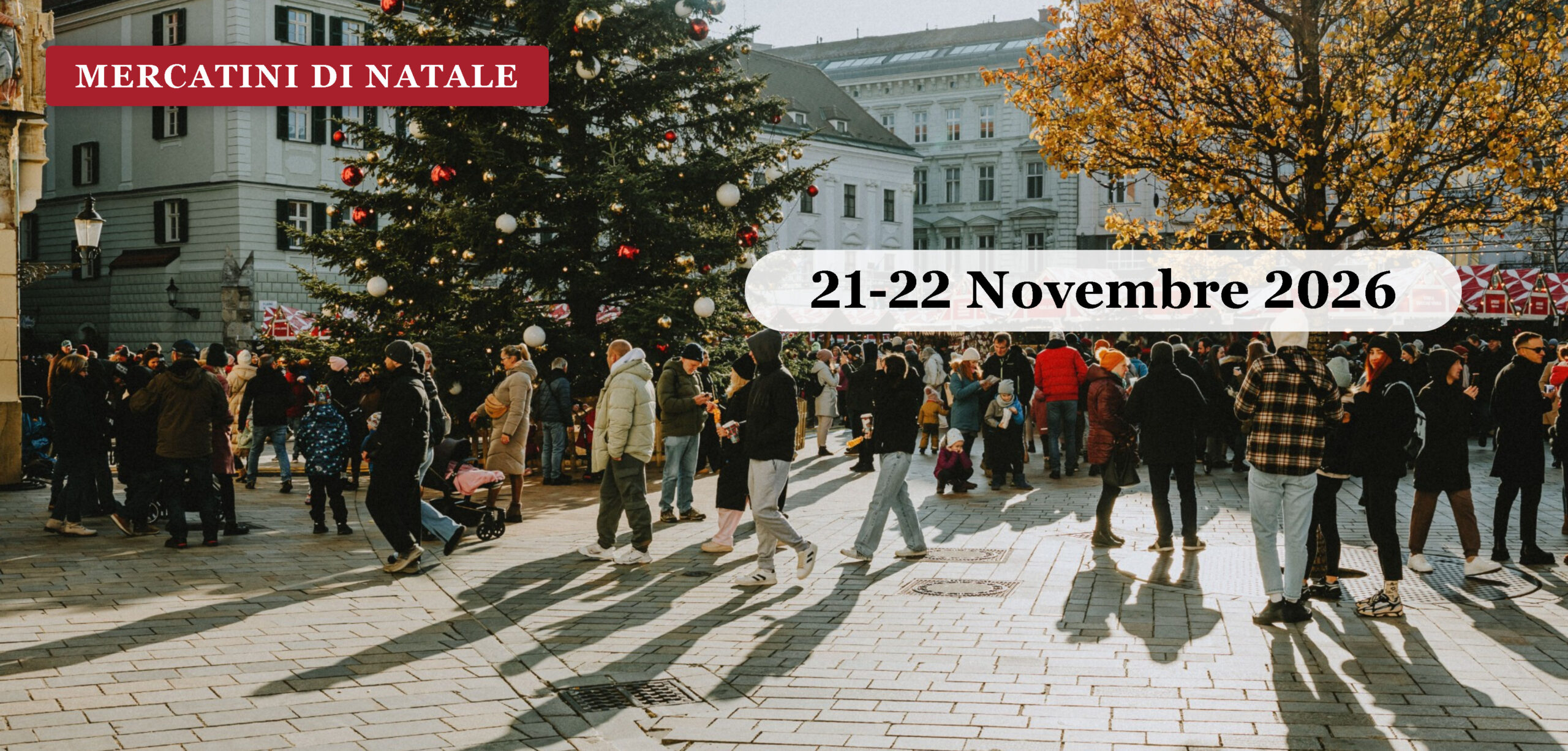 Mercatini di Natale in Carinzia: Villach, Velden e Klagenfurt Novembre 2026 Mercatino di Natale in piazza con albero addobbato e casette di legno