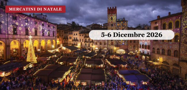 Il mercatino di Natale in Piazza Grande ad Arezzo con le proiezioni luminose